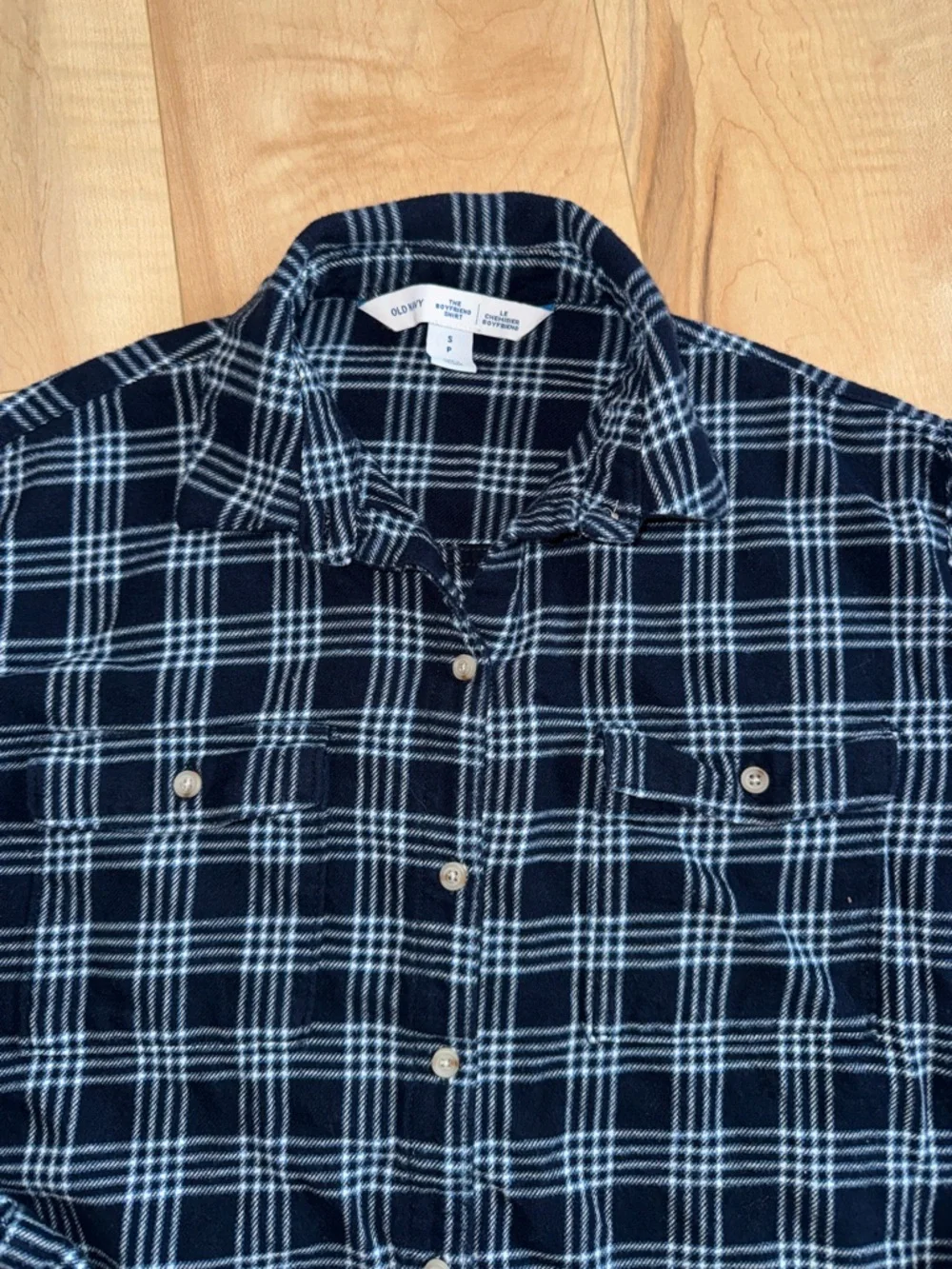 Old Navy The Boyfriend Shirt, Size Small - Picture 2 of 4